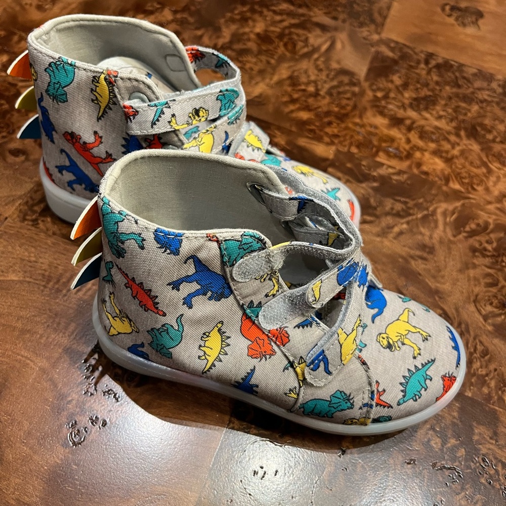 FabKids Colorful Dinosaur Print Sneakers with Light-up Soles -Kids size 11 (New)